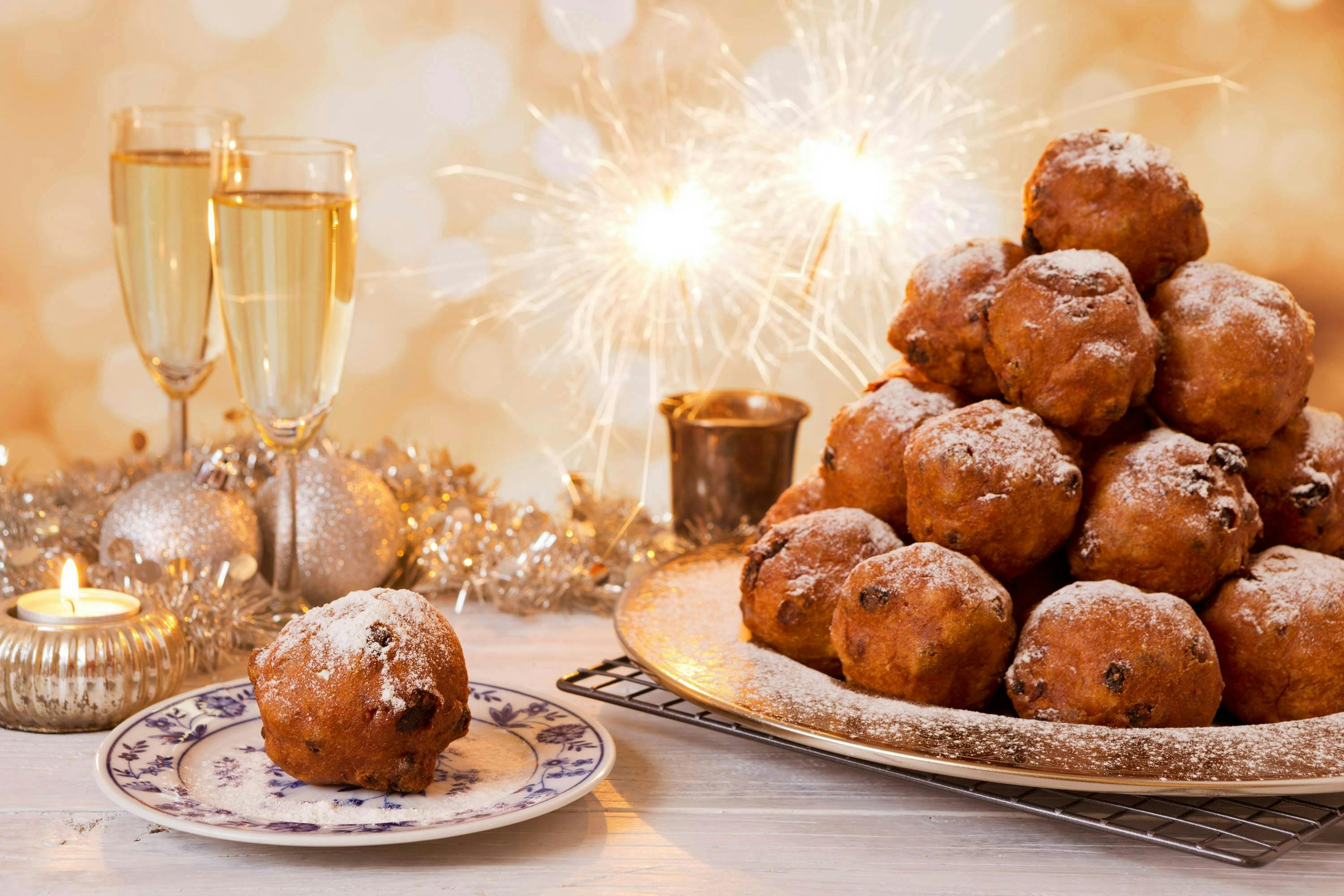 Oliebollen bakken versus oliebollen kopen: hoeveel euro bespaar je?